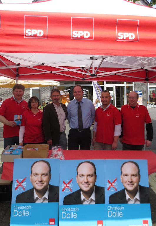 Christoph Dolle am Stand der SPD Delbrück